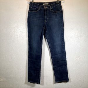 Levi's Women's Size 4 Classic Straight Mid Rise Dark Wash Denim Jean Inseam 28